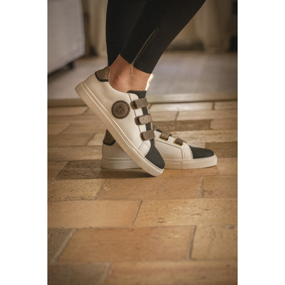 Penelope - Galaxie Sneakers - White & Black