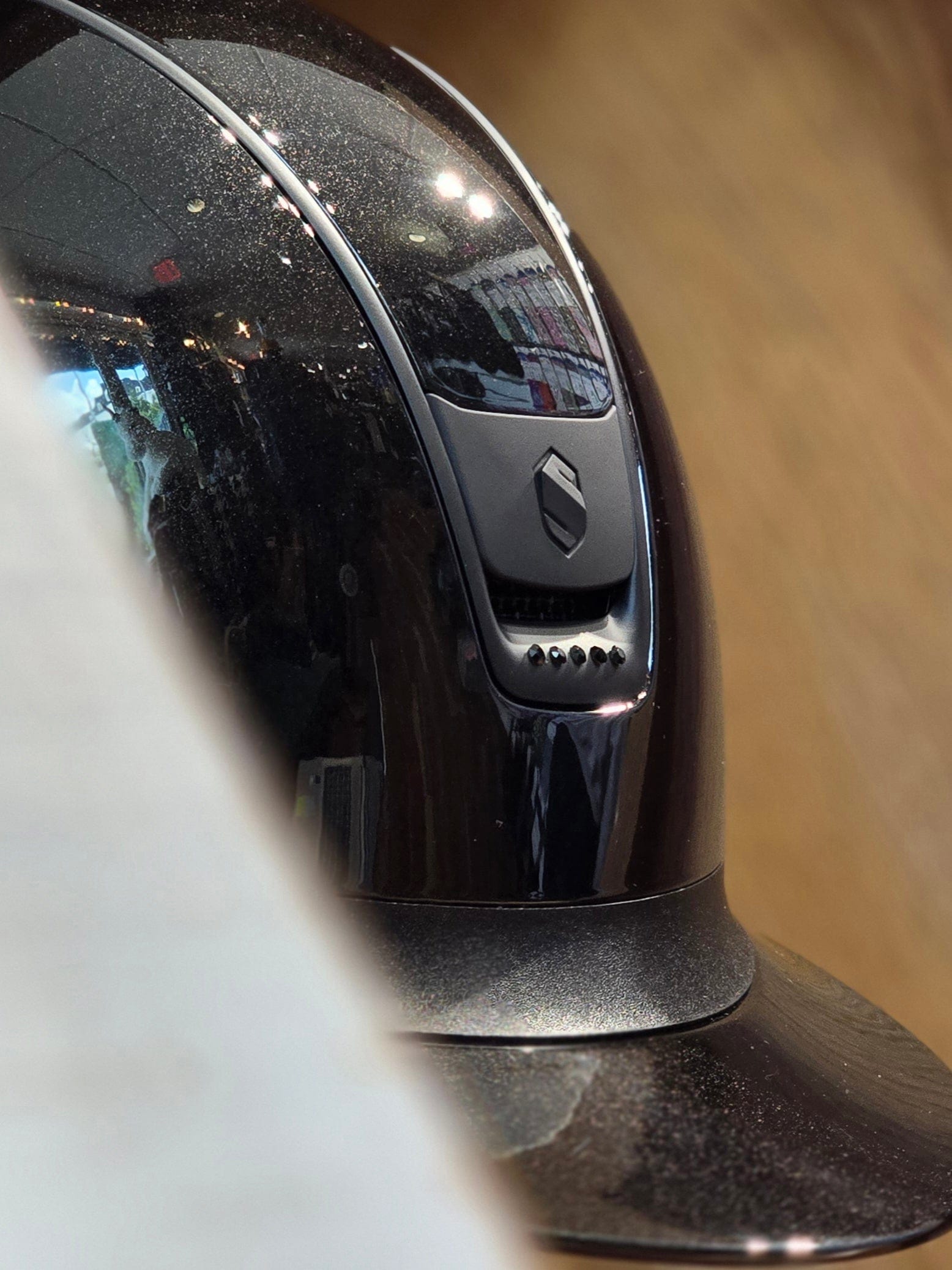 2.0 MIss Glossy Darkline w/5 Jet Black Crystals