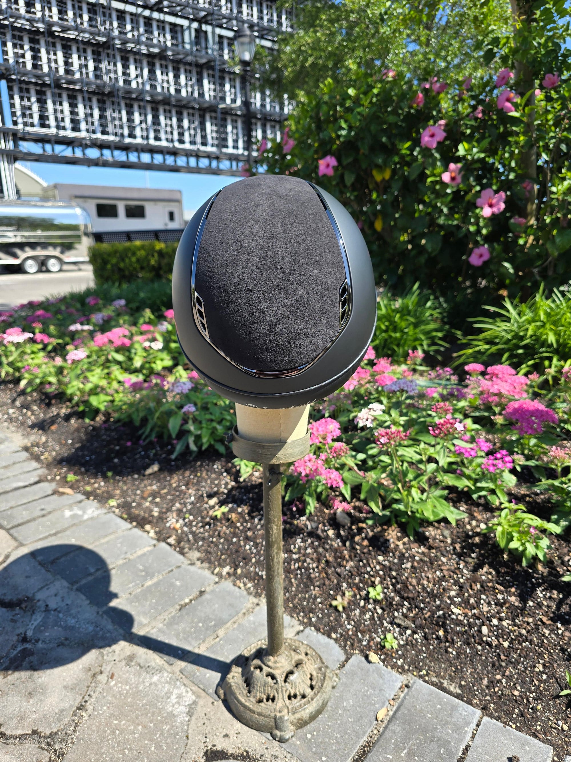 2.0 Miss Shadow w/Alcantara Top & Frontal Band Black Chrome