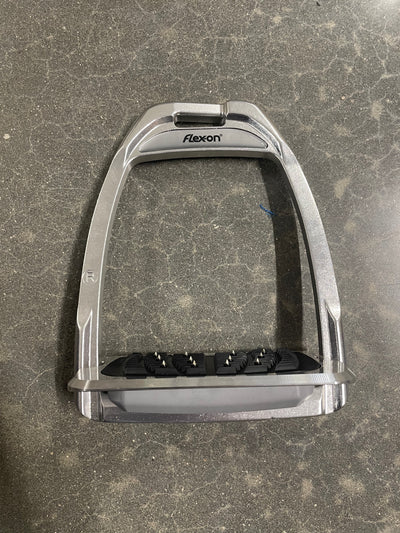 Flex-on® Hunter IUG Stirrups - Exceptional Equestrian