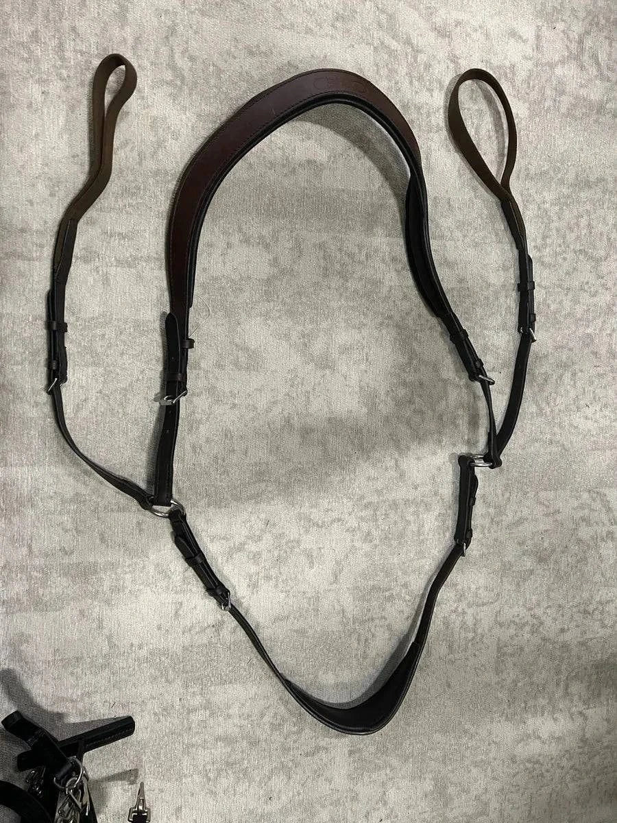 Correct Connect™ - Free Motion Breastplate - Exceptional Equestrian